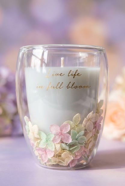 Geurkaars met tekst ' Live life in full bloom '