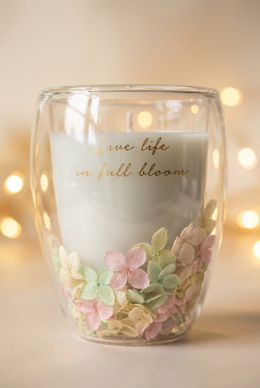 Geurkaars met tekst ' Live life in full bloom '