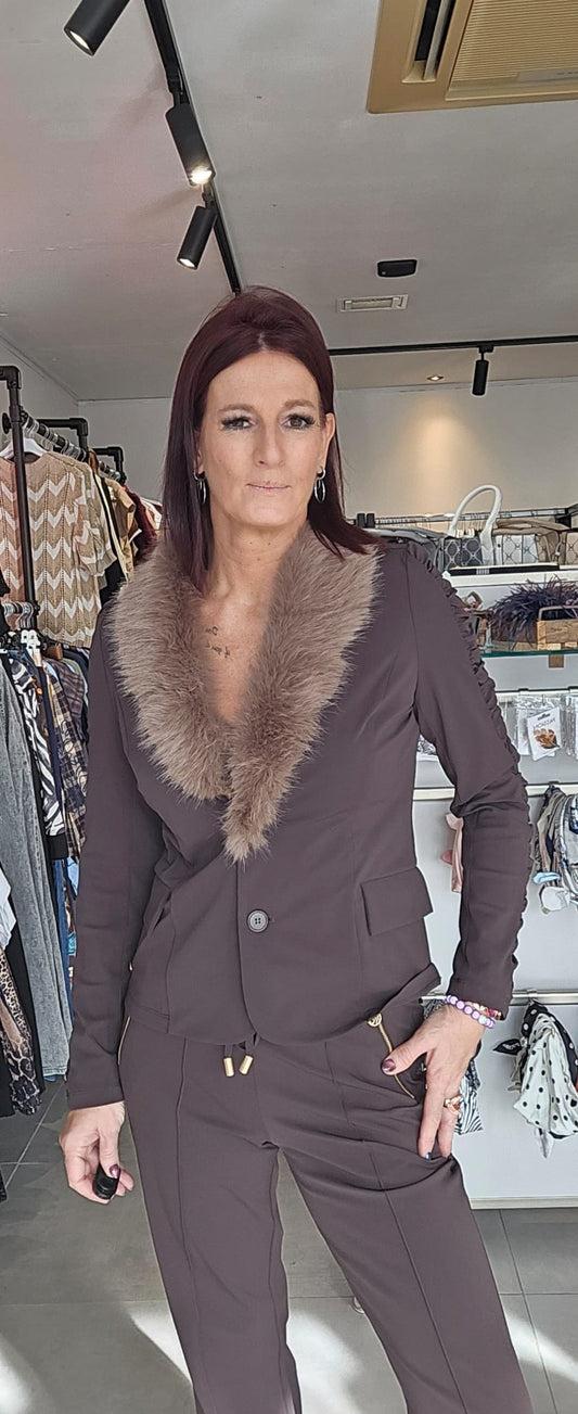 Angelle Milan Blazer met Afneembare Bontkraag